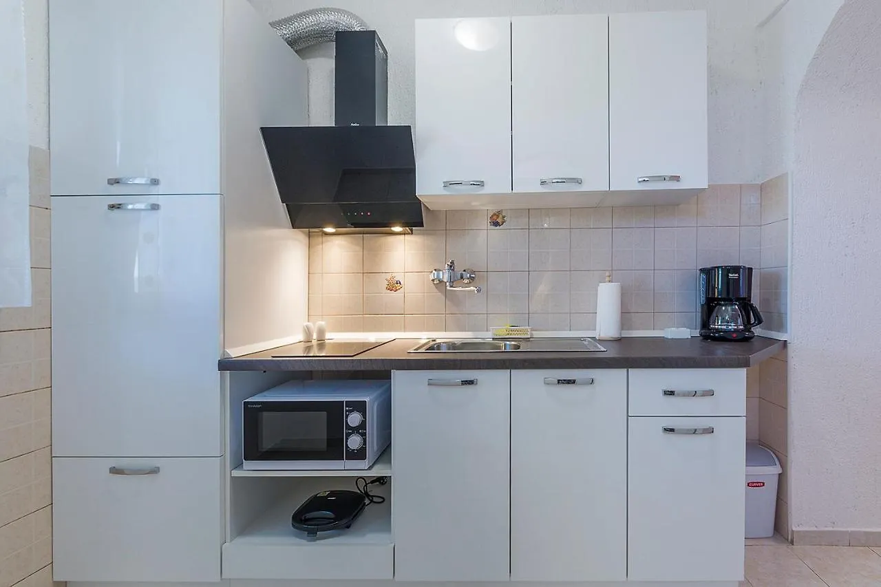 Appartement Floral Studio Pula