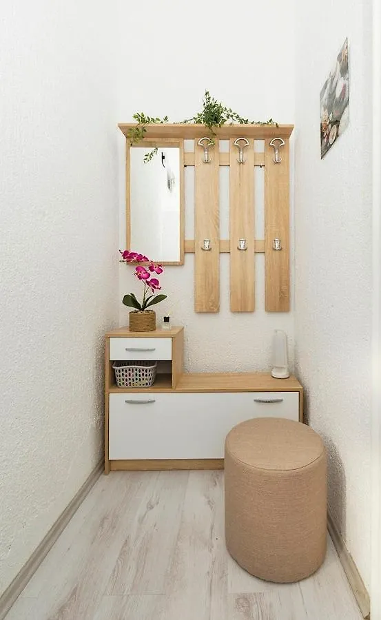 Floral Studio Pula 0*,